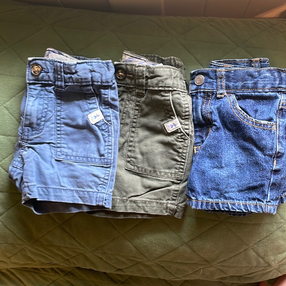 Carters baby/toddler shorts bundle- Size 12 months